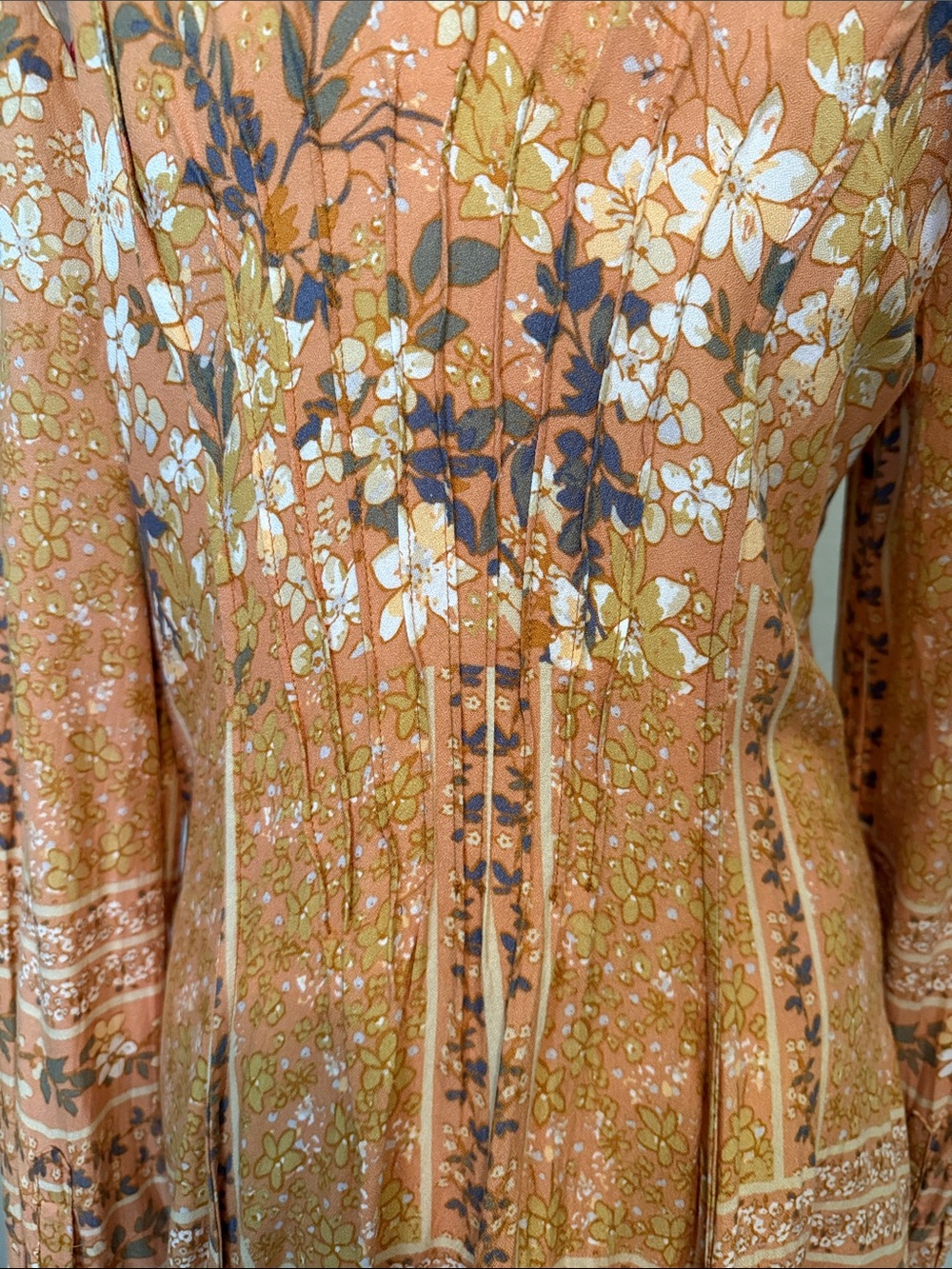Floral Button-Front Tunic in Rust and Olive - Picture 7 of 7
